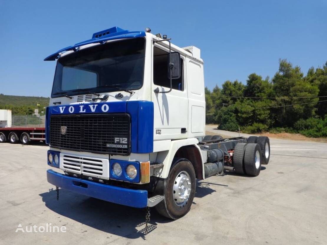 camion châssis Volvo F12