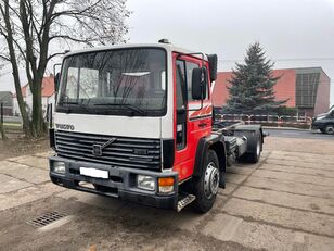 camion châssis Volvo FL618