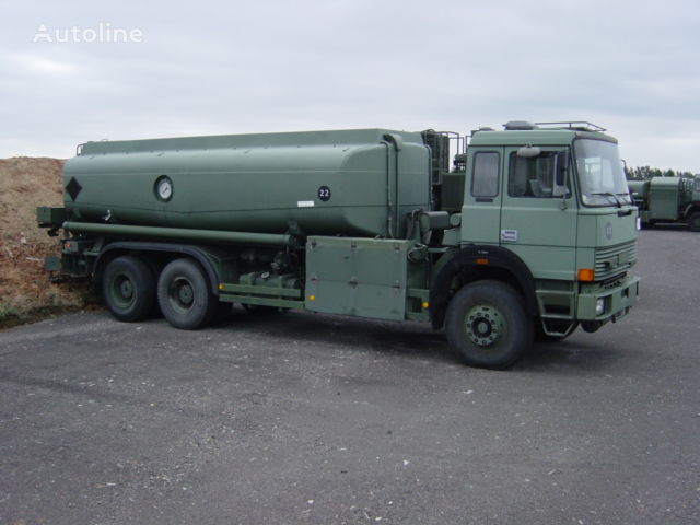 camion-citerne IVECO 260-32