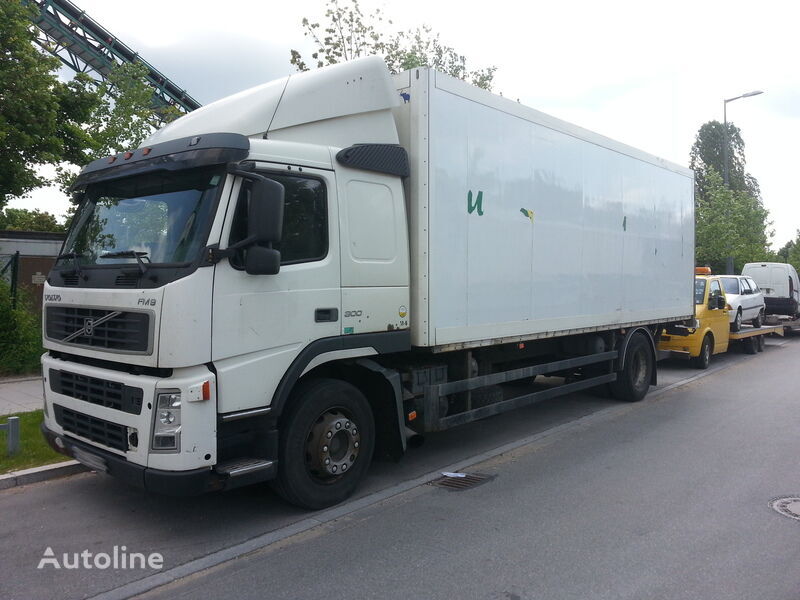 camion fourgon Volvo FM 9 300