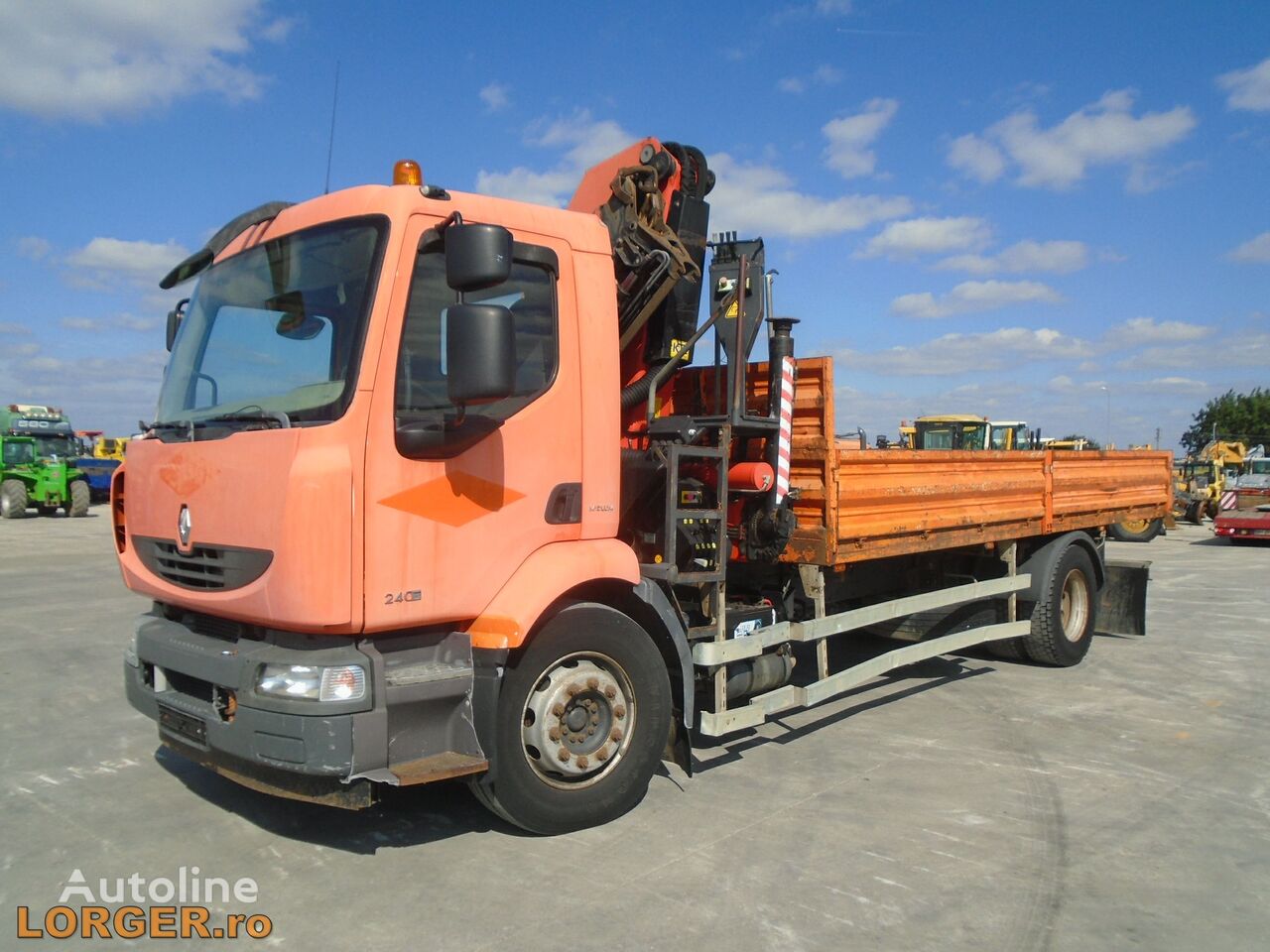 camion plateau Renault 240 cu macara