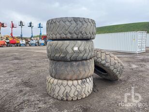 pneu de camion Quantity of (5) 23.5R25 Earthmover