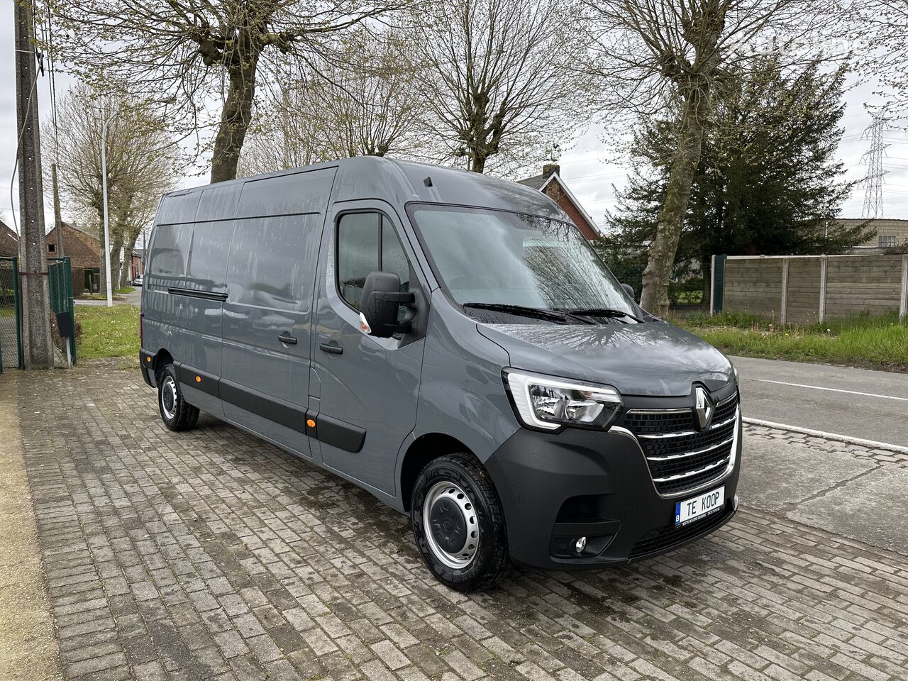 Renault master 2,3 dci 150 cv l2 h2 grand confort + attelage - Utilitaires